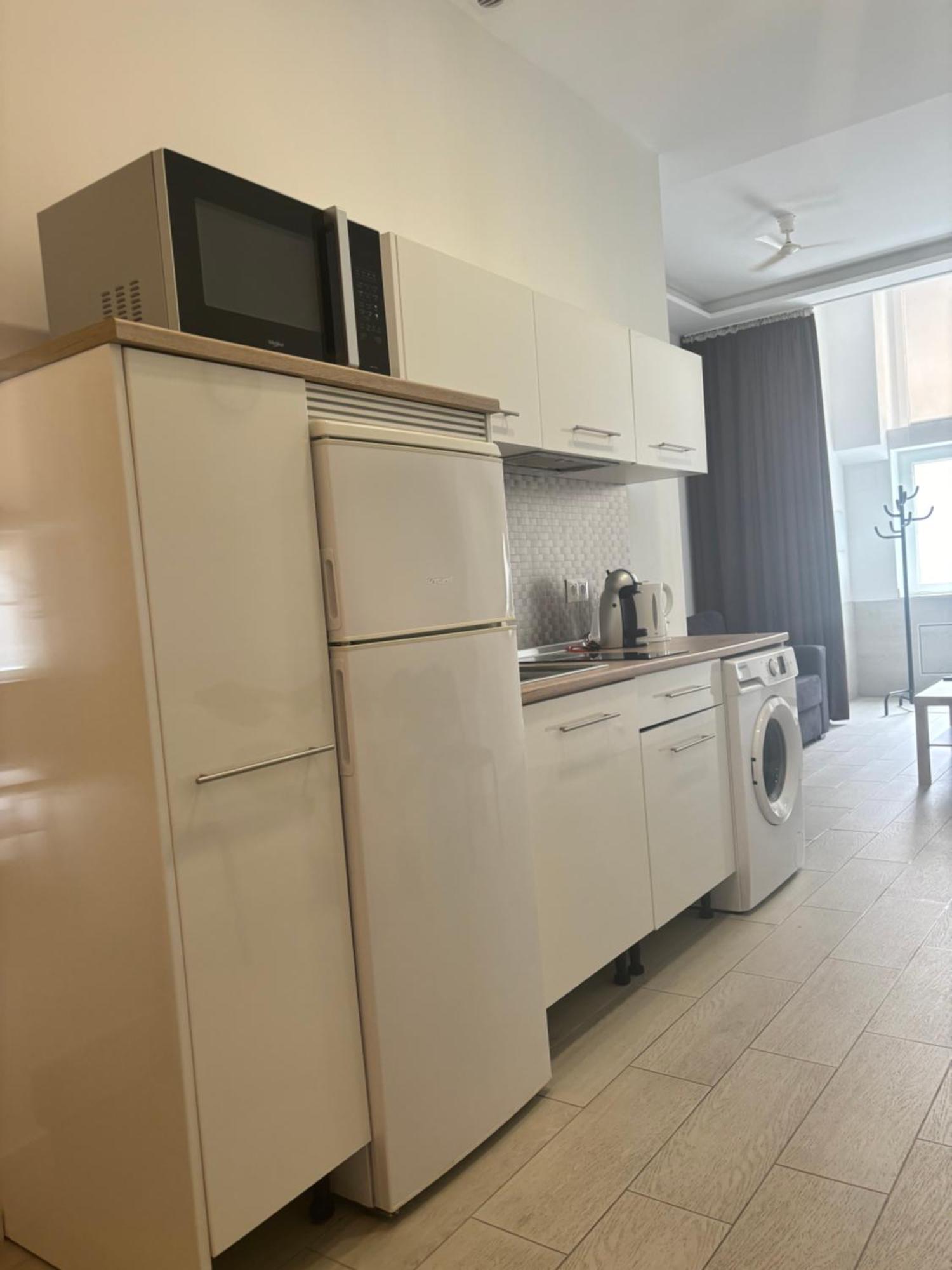 Estupendo Piso A 3 Min Estacion De Tren Maria Zambrano Y Bus Apartment *